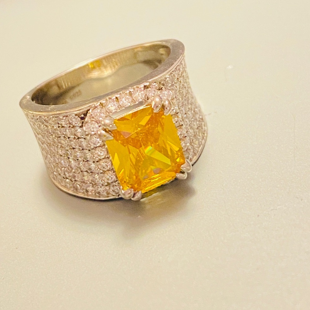 Jeulia Yellow Topaz Princess Cut Ring